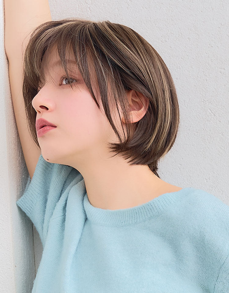 【ヘアスタイルコレクション】天使のエンファシスハイライト ダークブラウン×クロムイエローを着用したモデル写真