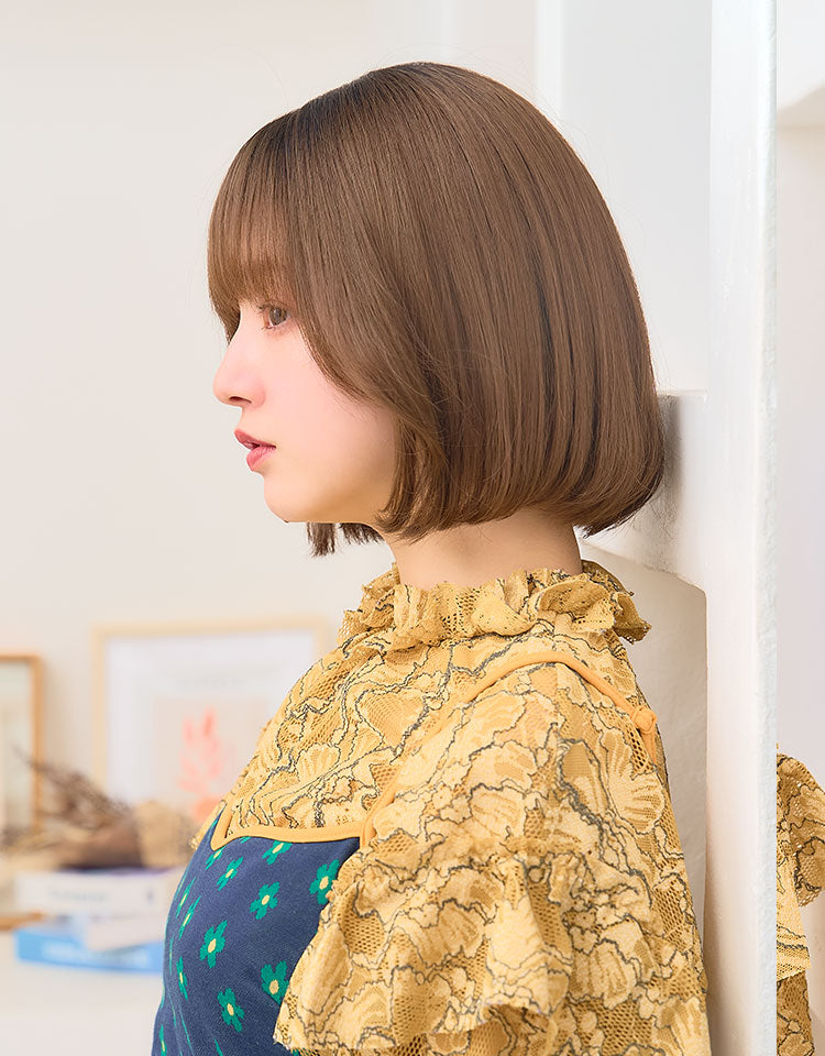 【ヘアスタイルコレクション】天使のエピドートボブ ミルキーモカブラウンプリンを着用したモデル写真