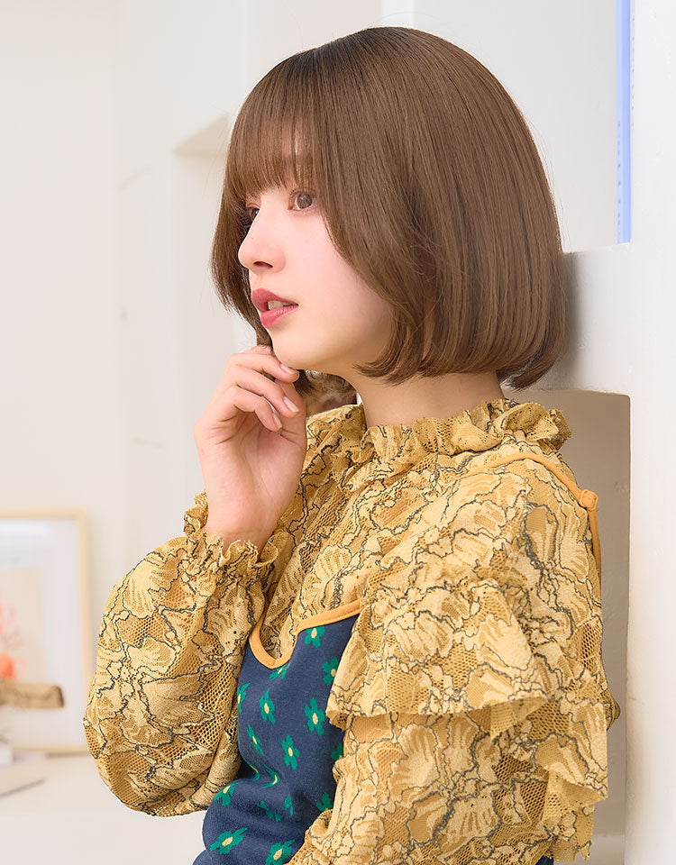 【ヘアスタイルコレクション】天使のエピドートボブ ミルキーモカブラウンプリンを着用したモデル写真