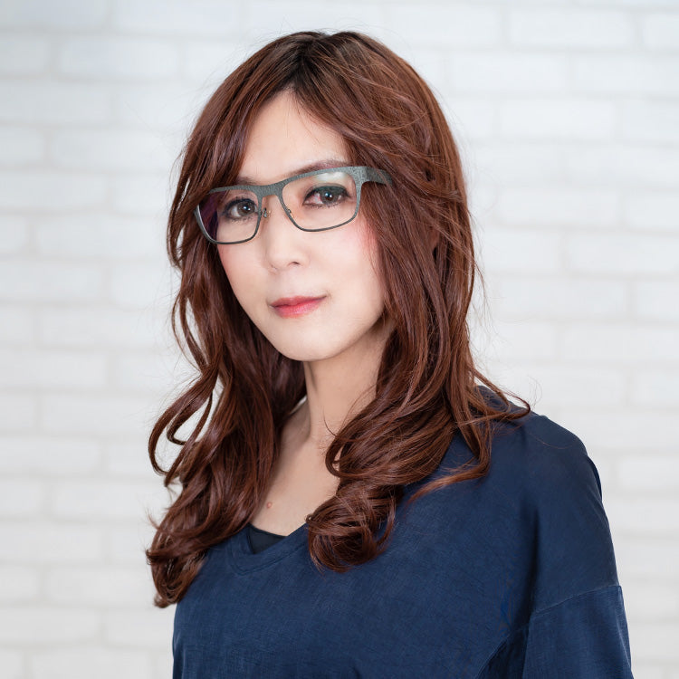 スタイリストの顔写真