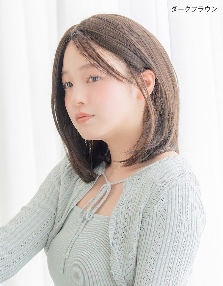【極ぴたっ】天使のピュレボブ ダークブラウンを着用したモデル