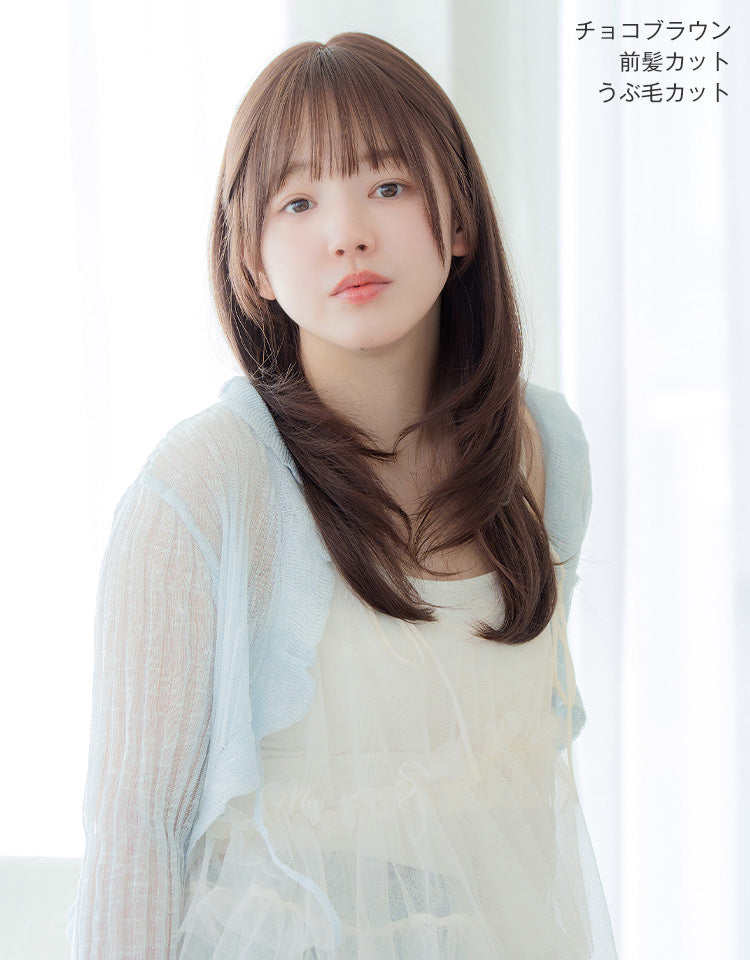 【極ぴたっ】天使のレリーナロング チョコブラウン(前髪カット・うぶ毛カット済)を着用したモデル
