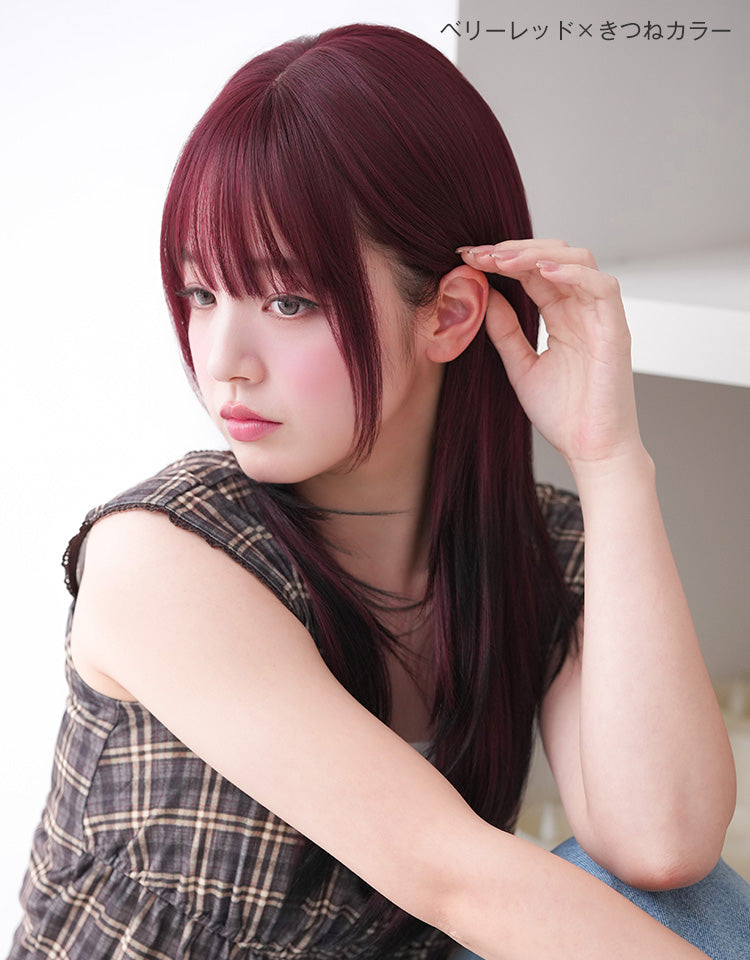 ベリーレッド×きつねカラーを着用したモデル