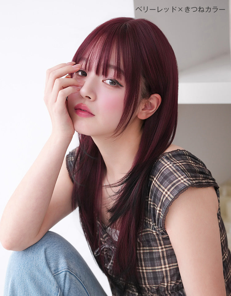 ベリーレッド×きつねカラーを着用したモデル