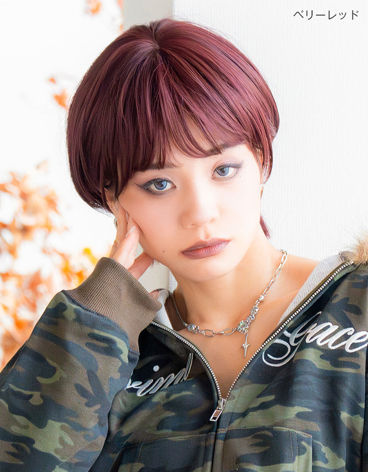 ベリーレッドを着用したモデル