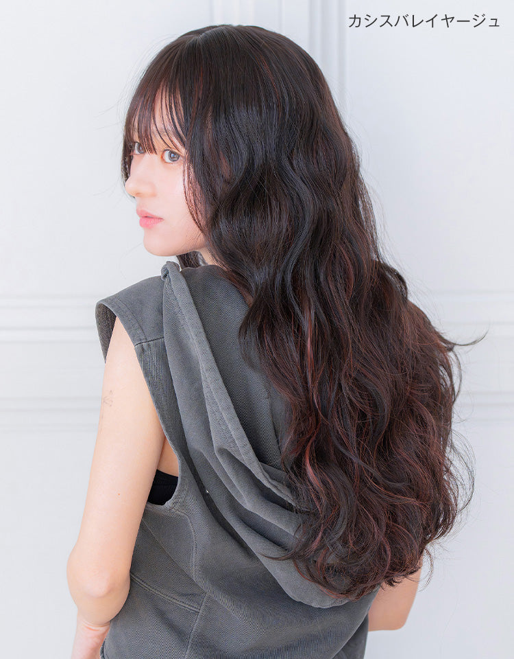 カシスバレイヤージュを着用したモデル