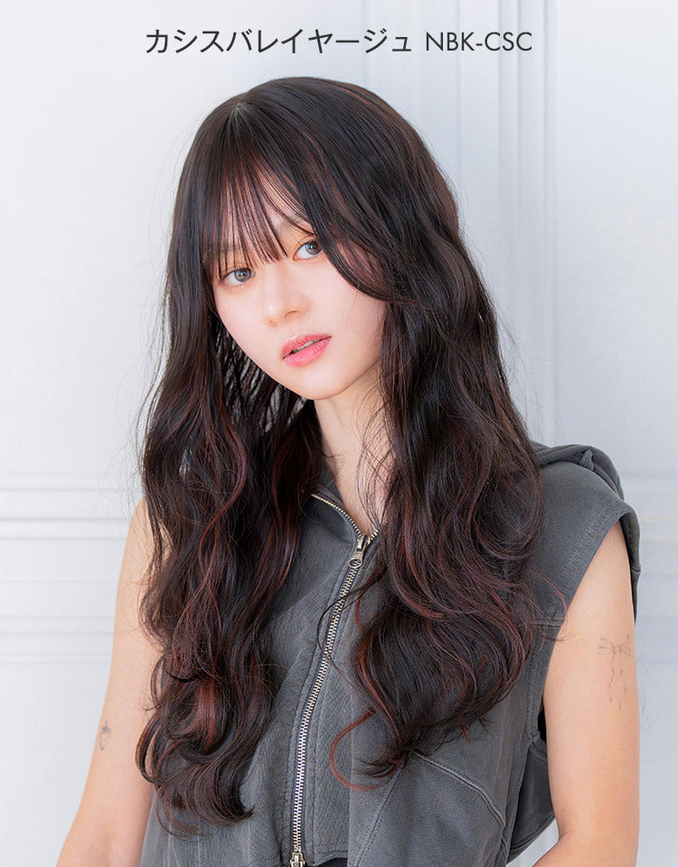 カシスバレイヤージュを着用したモデル