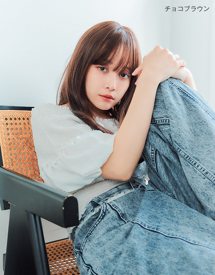 チョコブラウンを着用したモデル写真