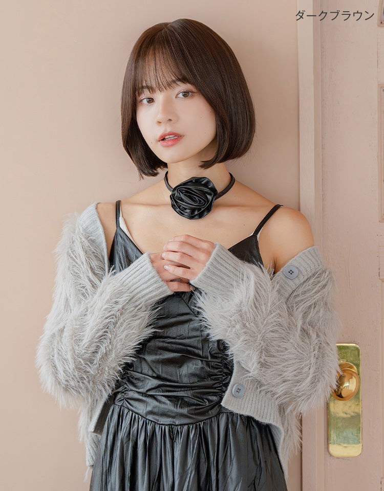 天使のチャームボブ ダークブラウンを着用したモデル写真