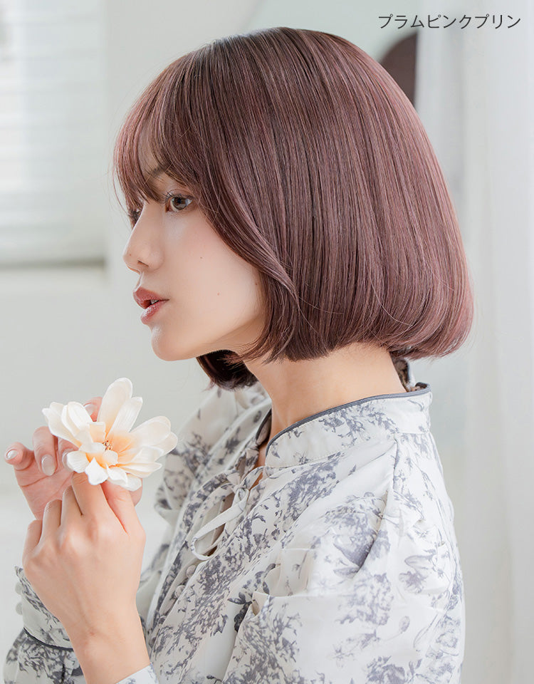 天使のチャームボブ プラムピンクプリンを着用したモデル写真