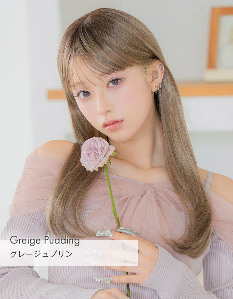 HEART BEAT ロングストレート グレージュプリンを着用したモデル