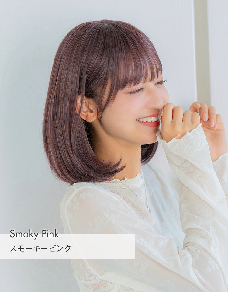 スモーキーピンクを着用したモデル