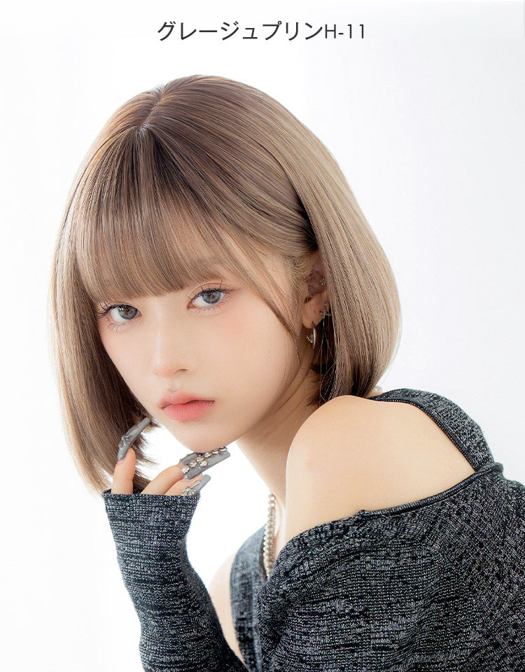 HEART BEAT ショートボブ グレージュプリンを着用したモデル