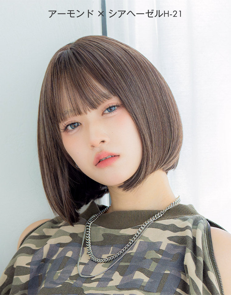 HEART BEAT ショートボブ アーモンド×シアヘーゼルを着用したモデル