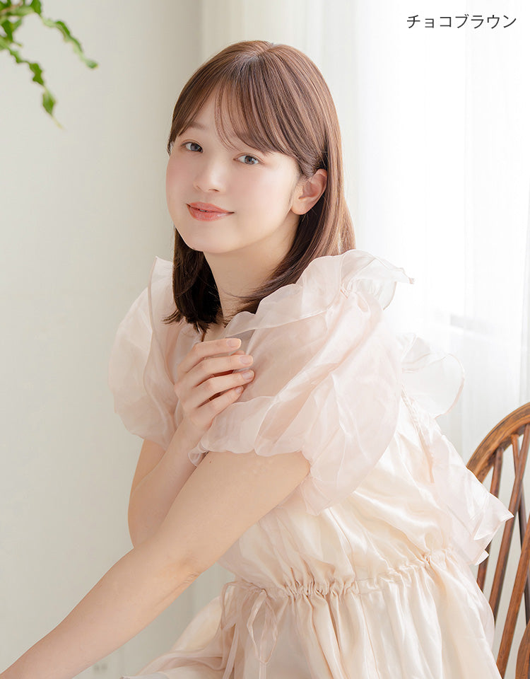 【極ぴたっ】天使のミルムボブ人毛MIX チョコブラウンを着用したモデル