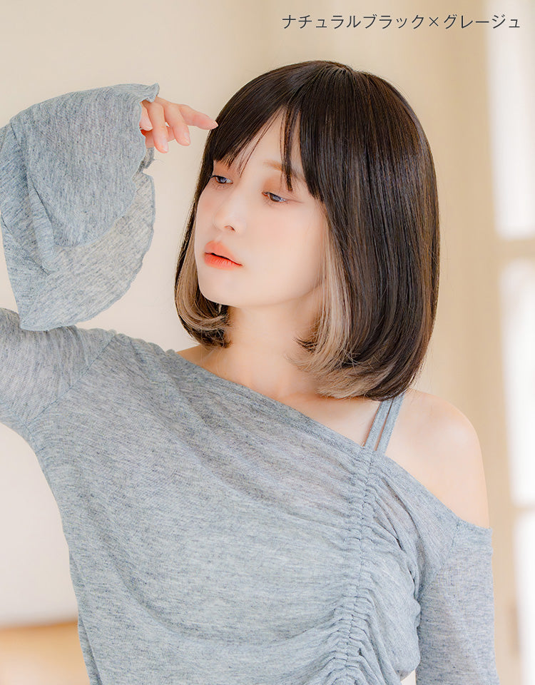 ナチュラルブラック×グレージュカラーを着用したモデル