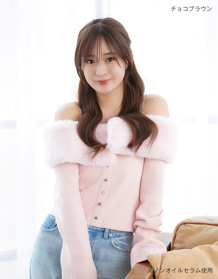 チョコブラウンカラー(スタイリング済)を着用したモデル写真　※ノンオイルセラムを使用