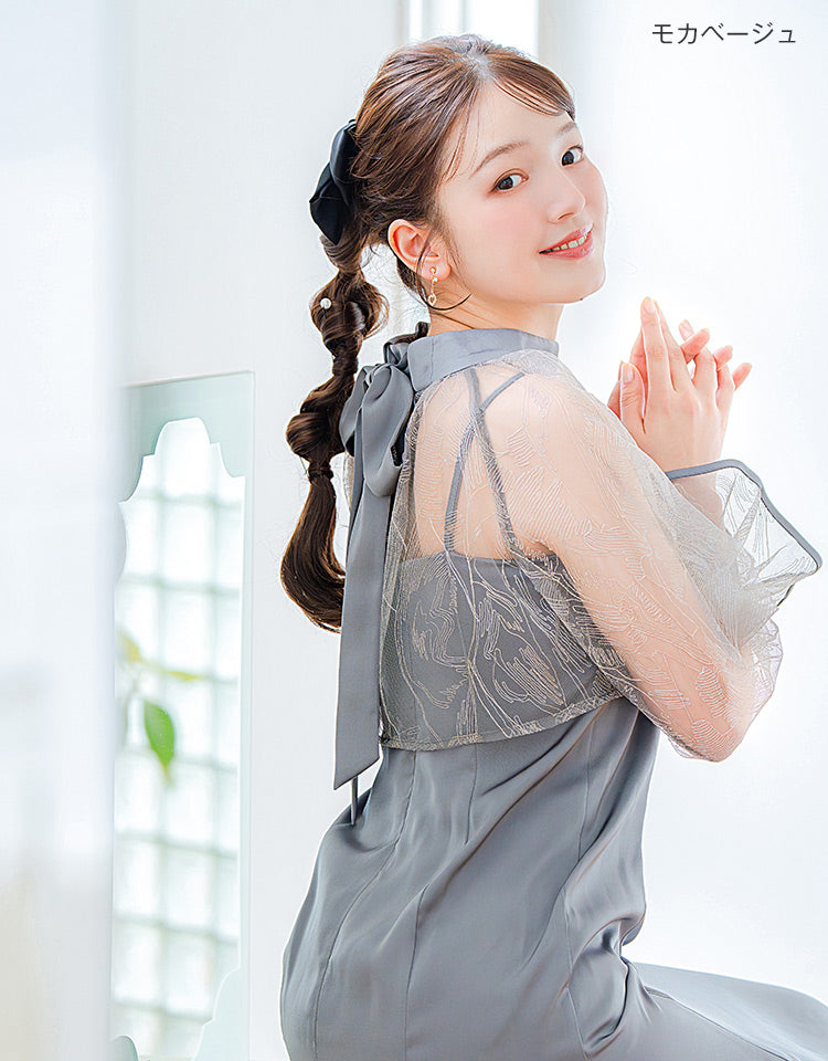 ブリッジポニーテール 編みおろしアレンジ モカベージュを着用したモデル写真