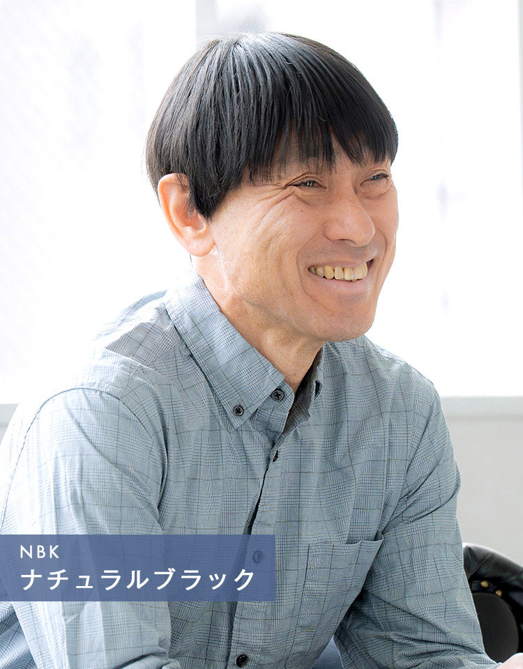 フォルムショート人毛MIX ナチュラルブラック着用イメージ サイド