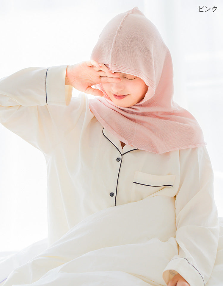 ピンクを着用したモデル