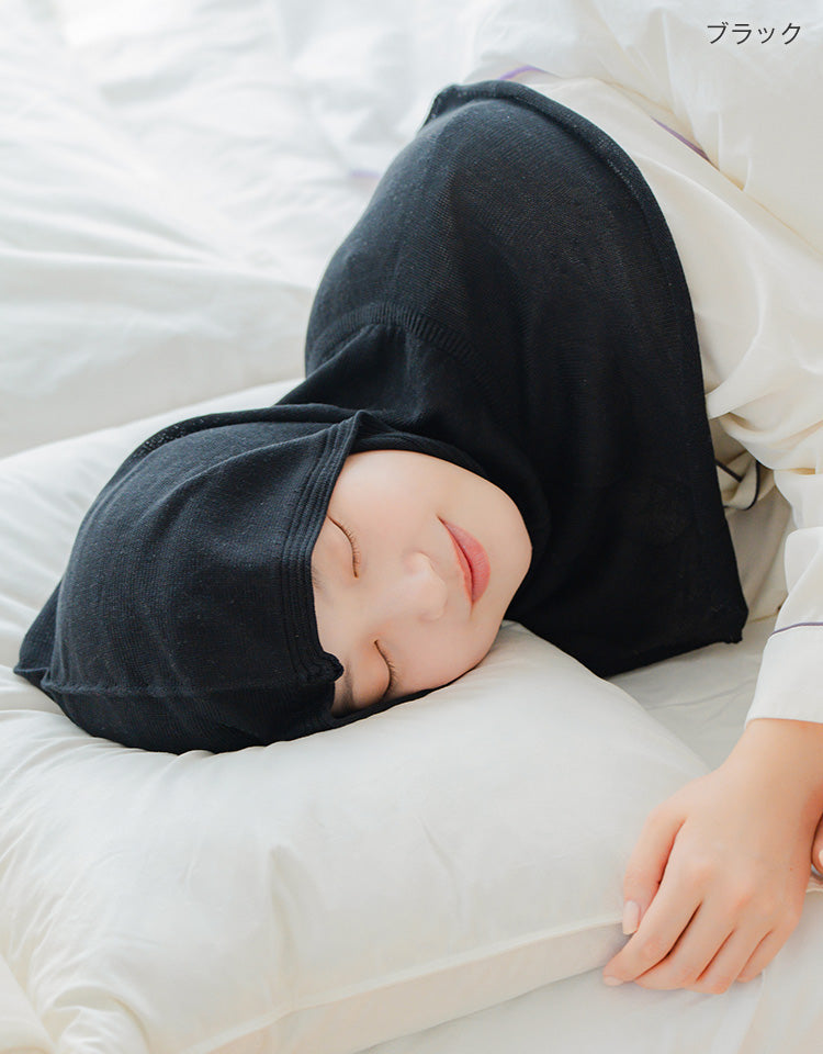 ブラックを着用したモデル