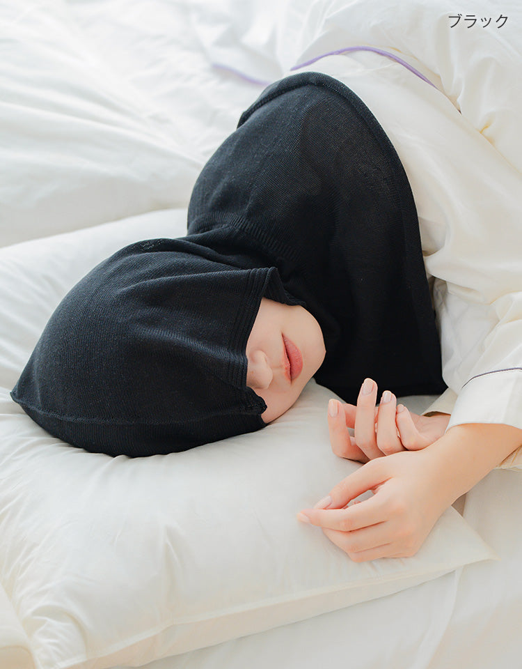 ブラックを着用したモデル