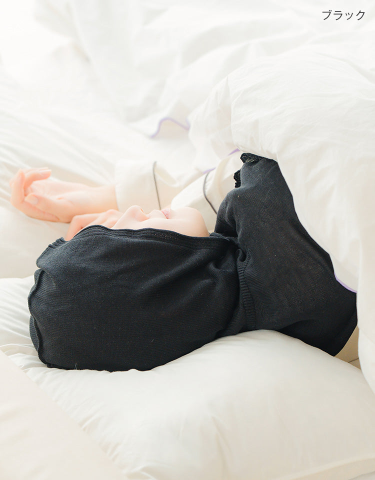 ブラックを着用したモデル