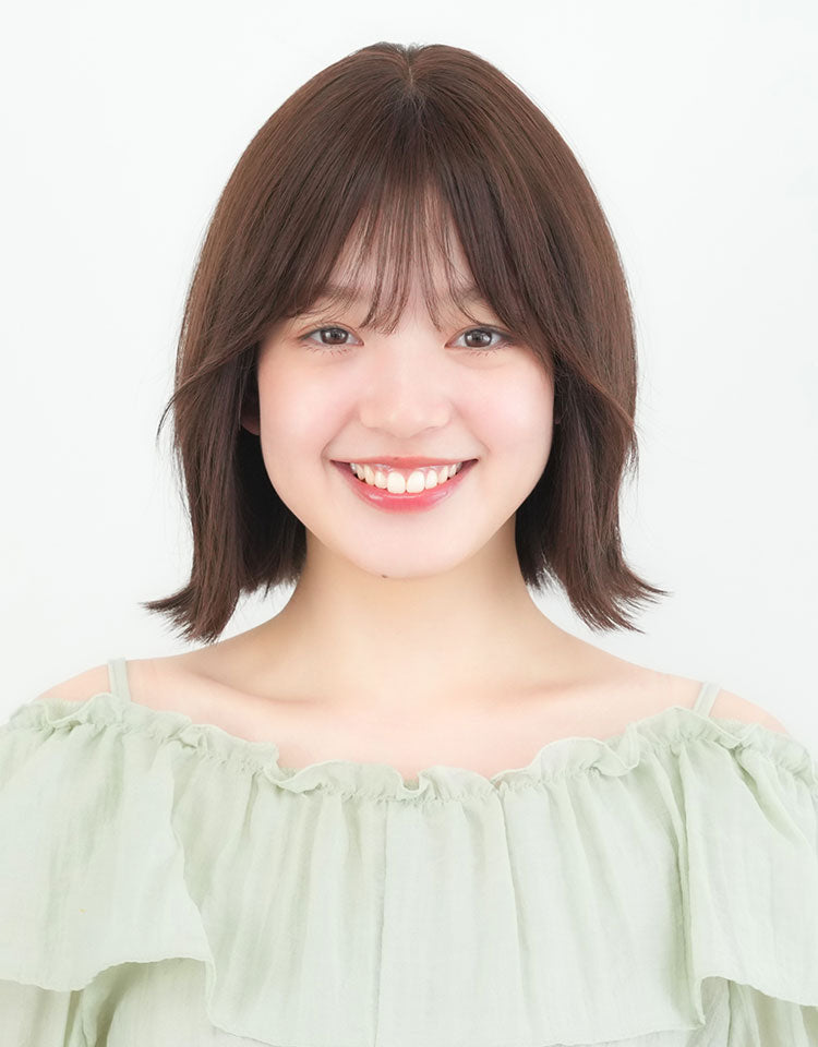 【ヘアスタイルコレクション】天使のプリマボブ人毛MIX チョコブラウンを着用したモデルの正面から