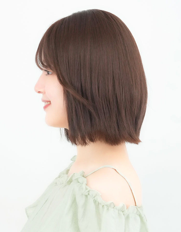 【ヘアスタイルコレクション】天使のプリマボブ人毛MIX チョコブラウンを着用したモデルの横から