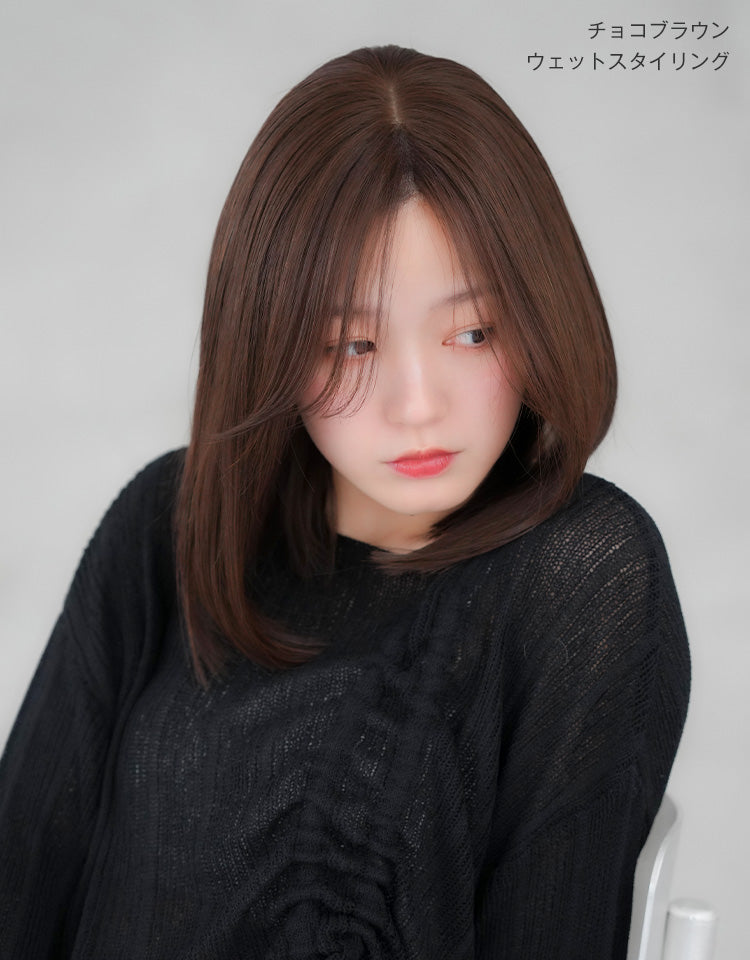 天使のエレガノボブ人毛MIX チョコブラウンを着用したモデル写真