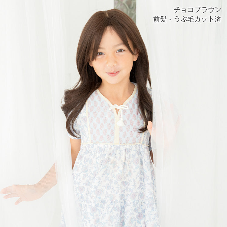 天使のベースウィッグ人毛MIX チョコブラウンの前髪・うぶ毛カット済を着用したモデル写真