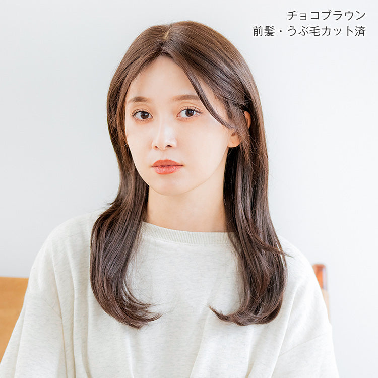 チョコブラウン前髪・うぶ毛カット済を着用したモデル写真