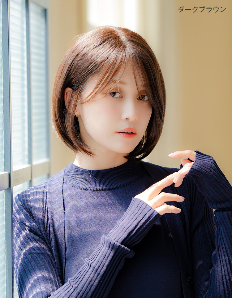 ダークブラウンを着用したモデル写真