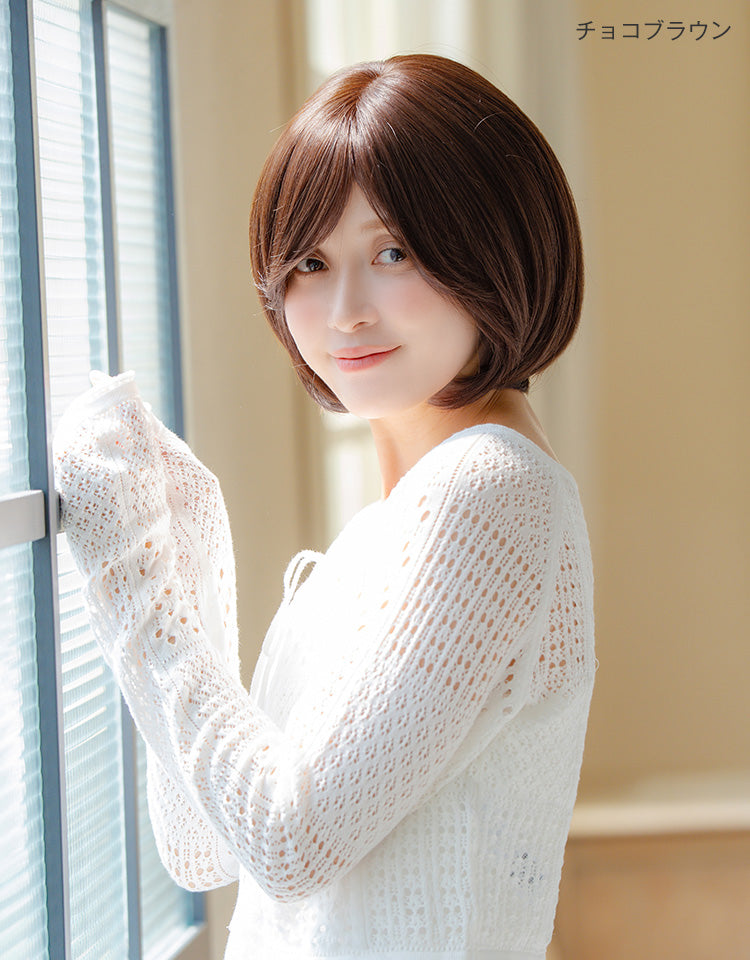 チョコブラウンを着用したモデル写真