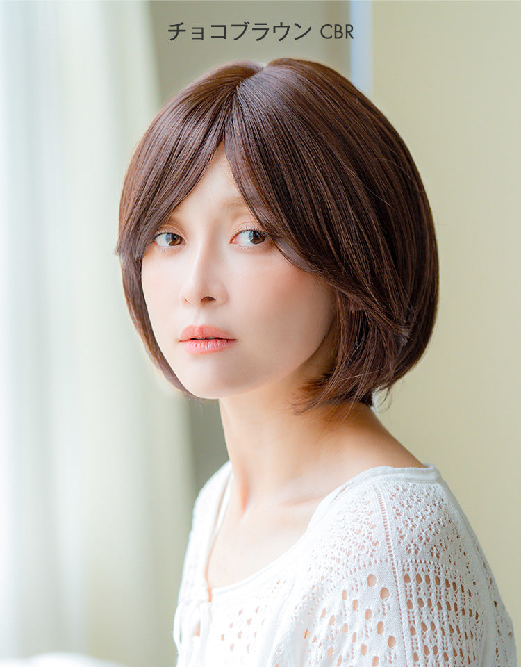 チョコブラウンを着用したモデル写真