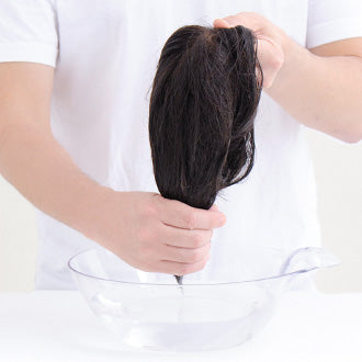 シャンプーと同じようにぬるま湯でトリートメントを流します。