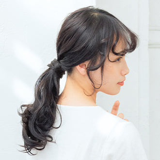 ブリッジポニーテール フラワーカールミディの画像